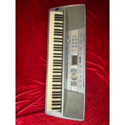Yamaha DGX-202 76-Key Digital Keyboard