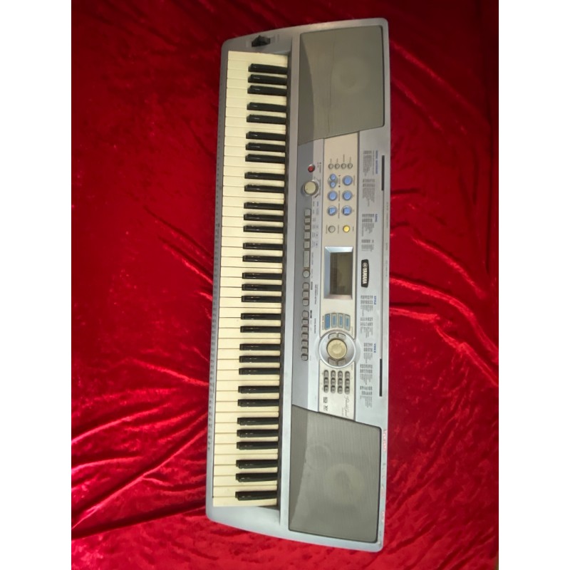 Yamaha DGX-202 76-Key Digital Keyboard