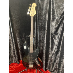 Indio Electric Bass Guitar with Squier BP15 Amp