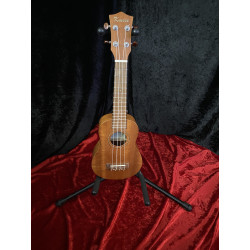Kmise Soprano Ukulele with case